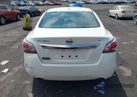 2015 Nissan Altima 2.5/2.5 S/2.5 Sl/2.5 Sv z USA, uszkodzony, nr VIN 1N4AL3AP3FC232582